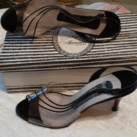 Shoes - Picture 4 of 4